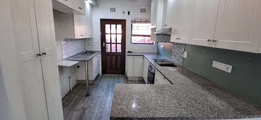 4 Bedroom Property for Sale in Nahoon Valley Park Eastern Cape